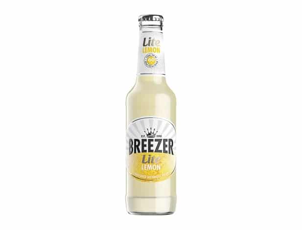 Billedtekst: Breezer Lemon Lite 24 stk. til fest og udskænkning i Billund & omegn Breezer Lemon Lite 24 stk. (27,5 cl) fra Hancock Depot Hejnsvig – levering af drikkevarer og fadøl i Billund & omegn