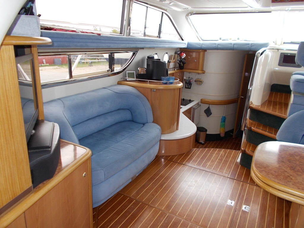 Sealine F44 m/for og agterpropel billede 38