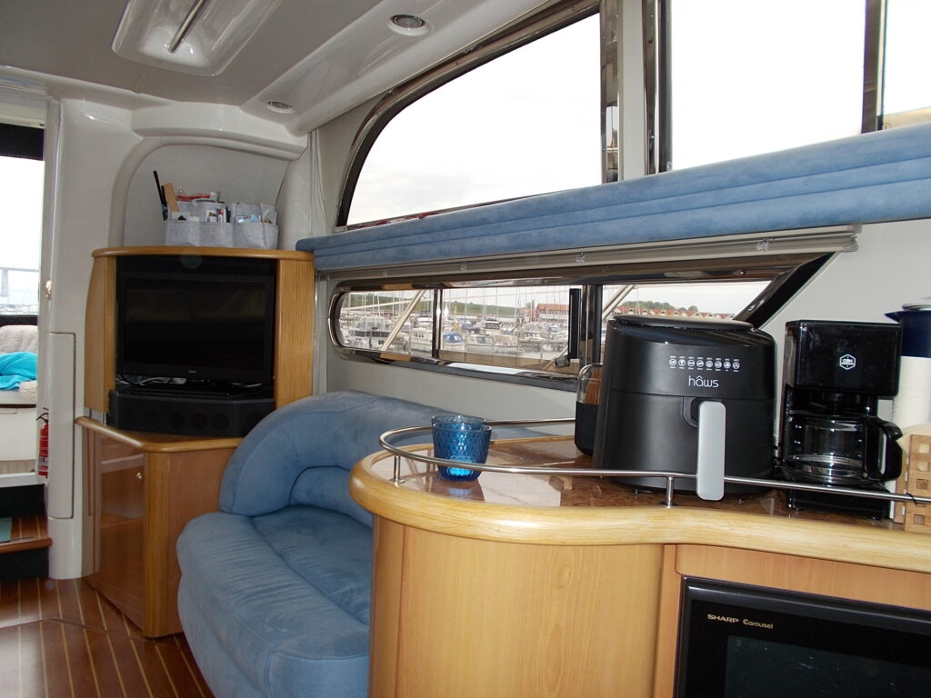 Sealine F44 m/for og agterpropel billede 35