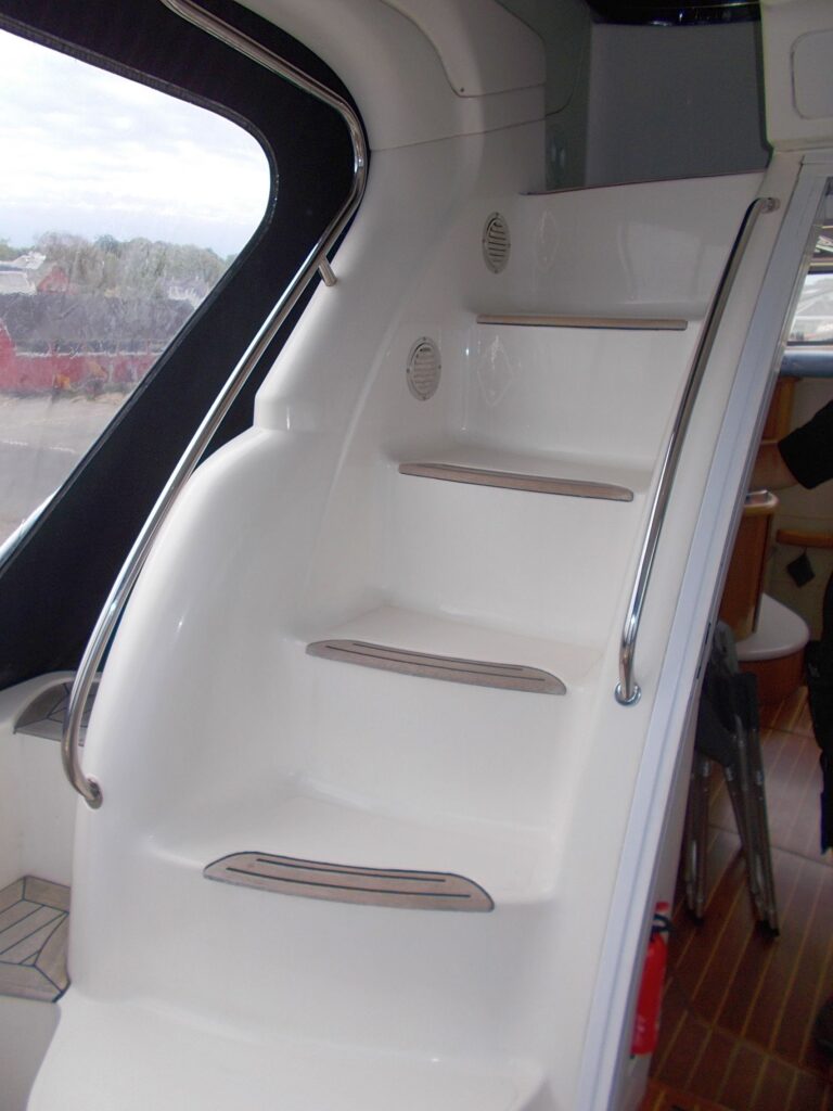 Sealine F44 m/for og agterpropel billede 17