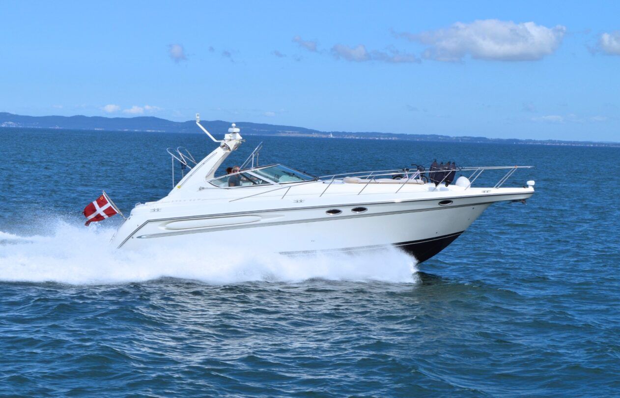 Maxum 3700 SCR-FASTE AKSLER og NY BOVPROPEL