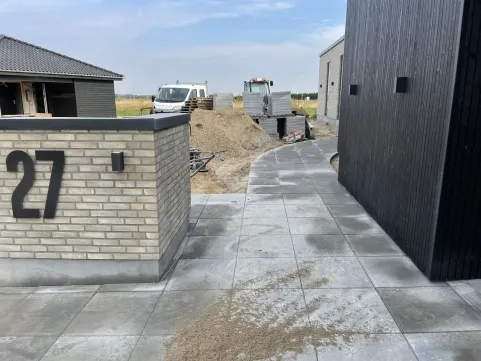 Belægning & brolægning thumbnail 6