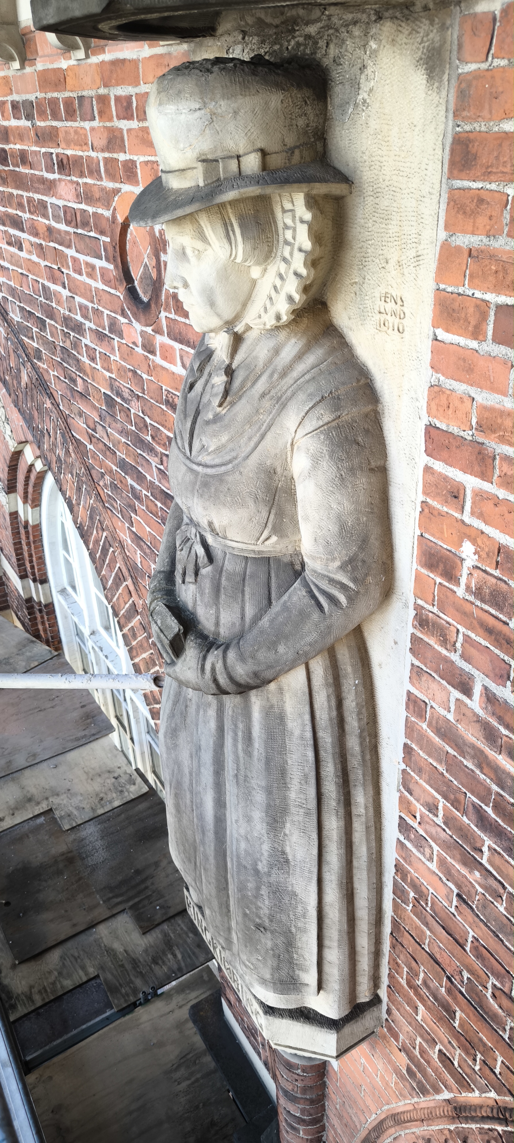 Københavns Hovedbanegård – Præcisionsafrensning af historiske sandstensfigurer - Billede 7