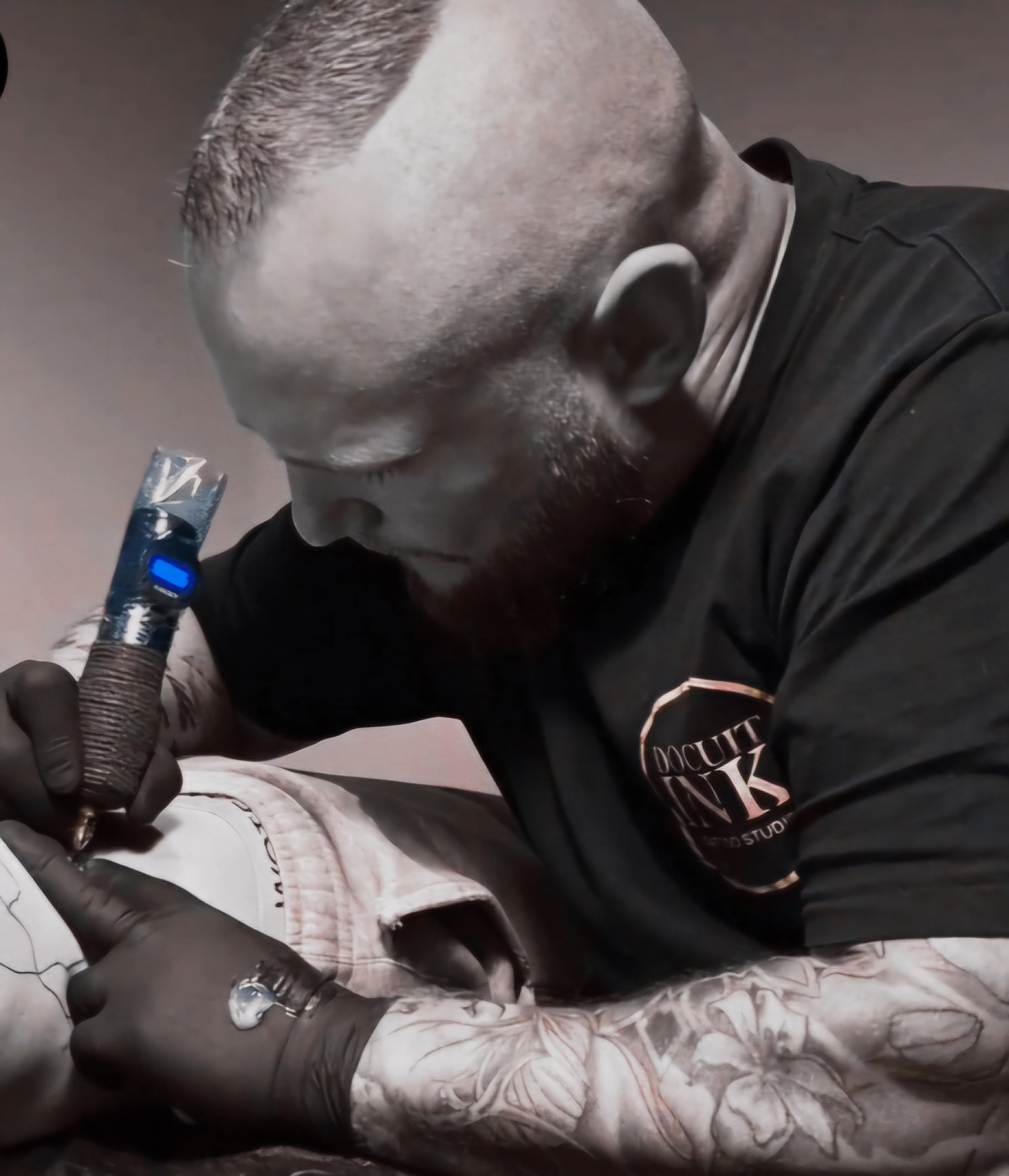 Tatovør hos Docuit ink