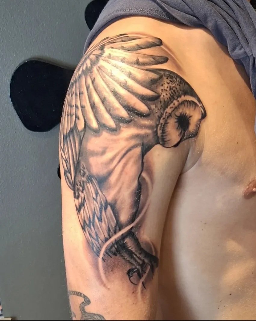 Black & Grey Realism tatovering af Docuit ink