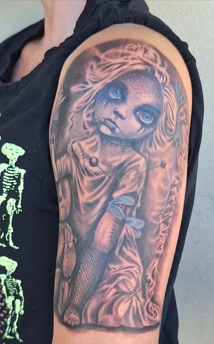 Black & Grey Realism tatovering af Docuit ink