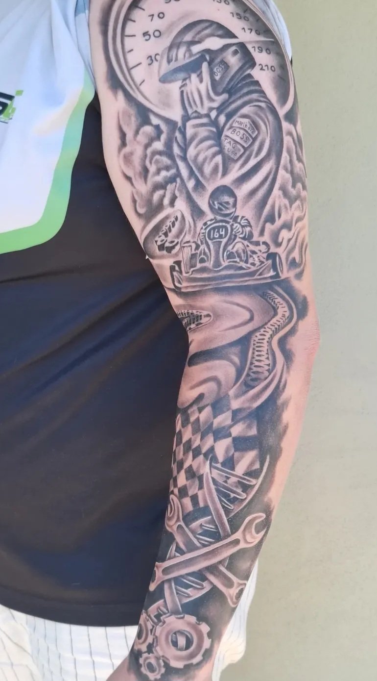 Black & Grey Realism tatovering af Docuit ink