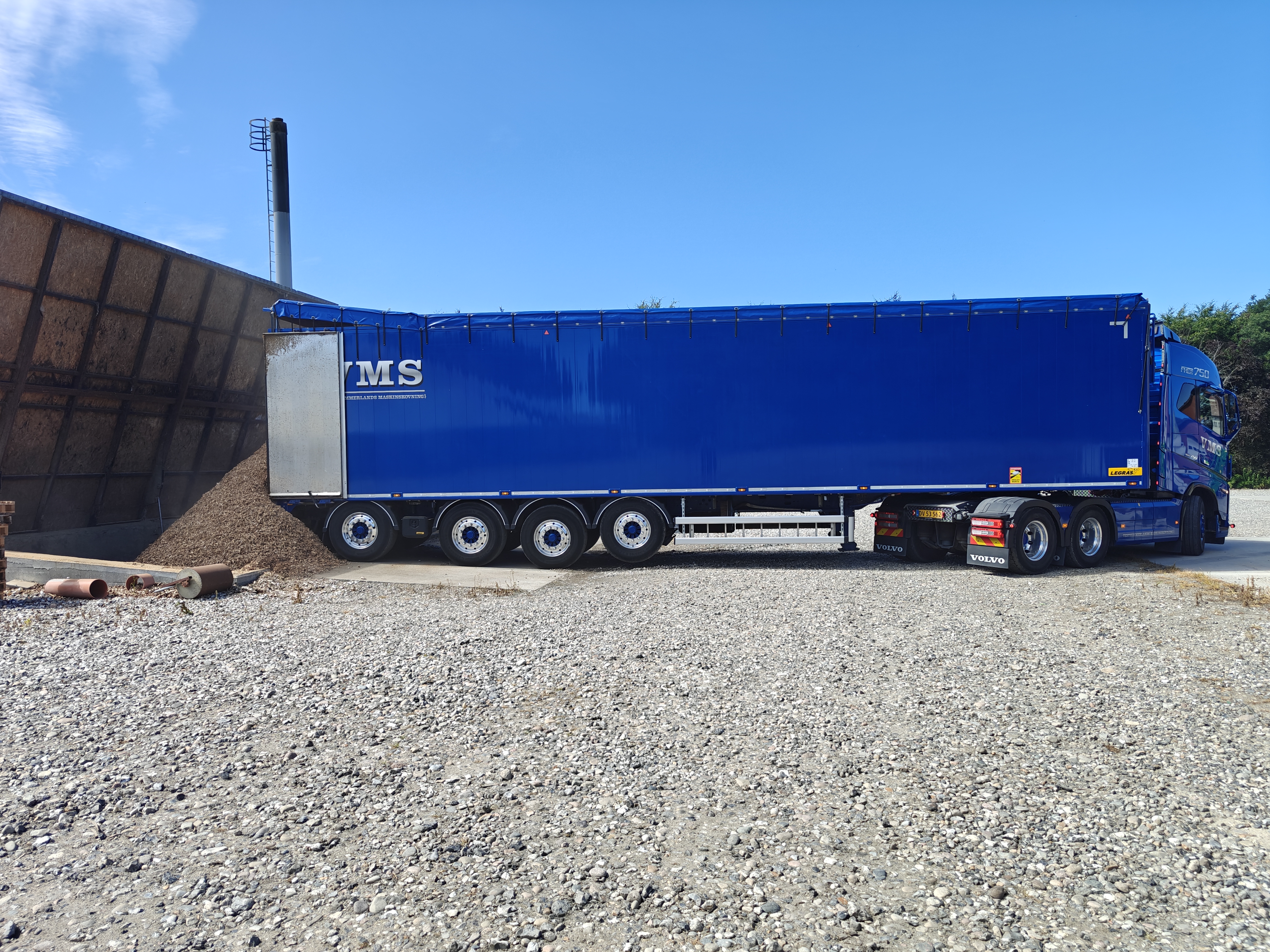 Walking floor trailer