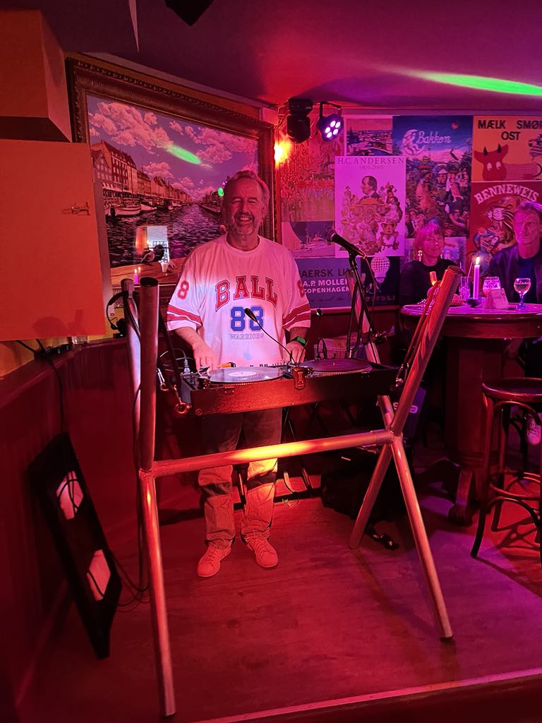 Vinyl DJ i København – Den autentiske lyd af ægte grammofonplader