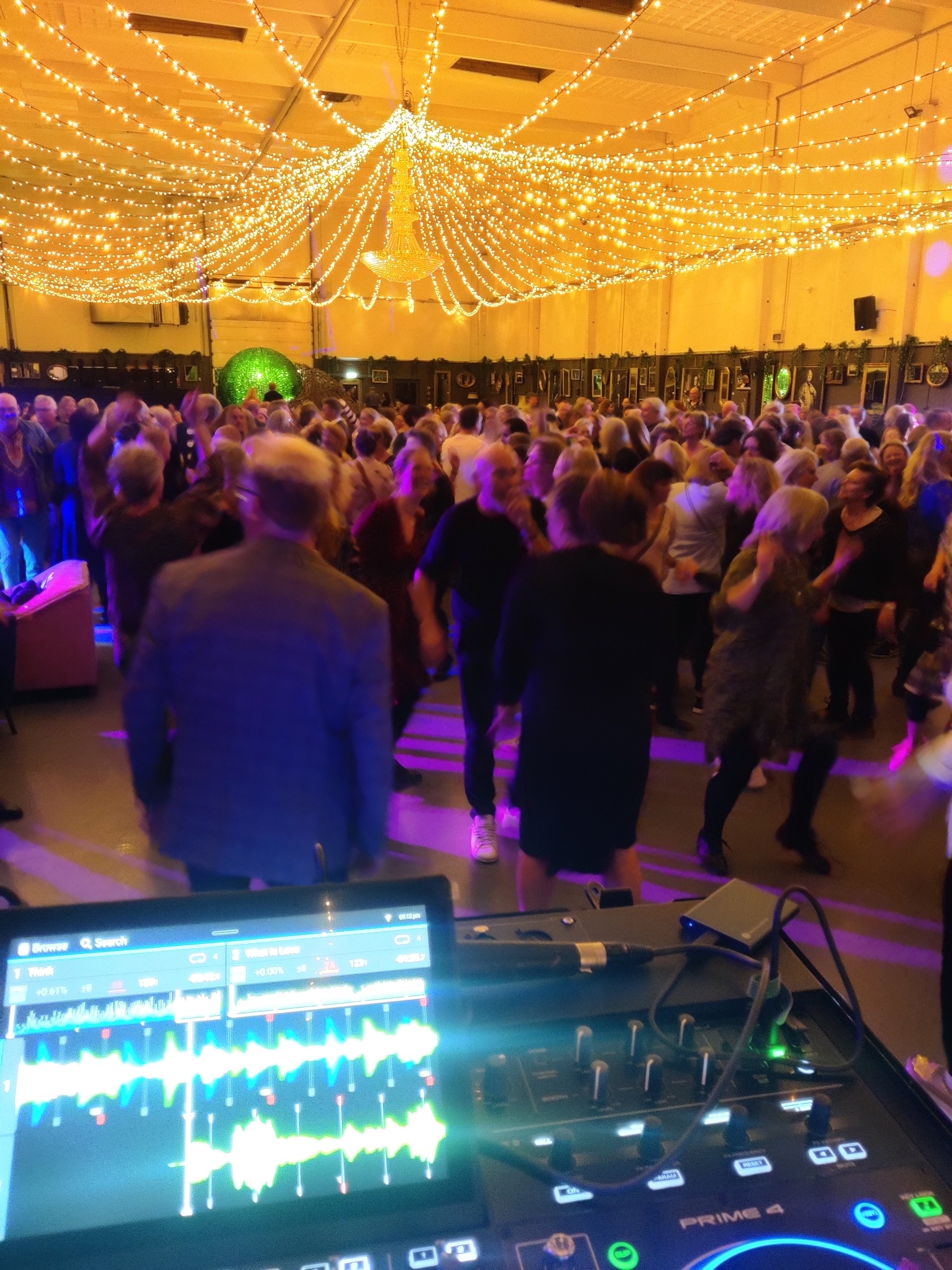 Eksklusiv firmafest - Professionelt setup og glade gæster