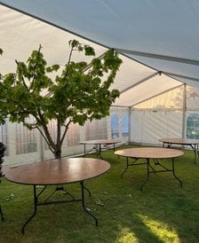 Runde borde med plads til 8 personer