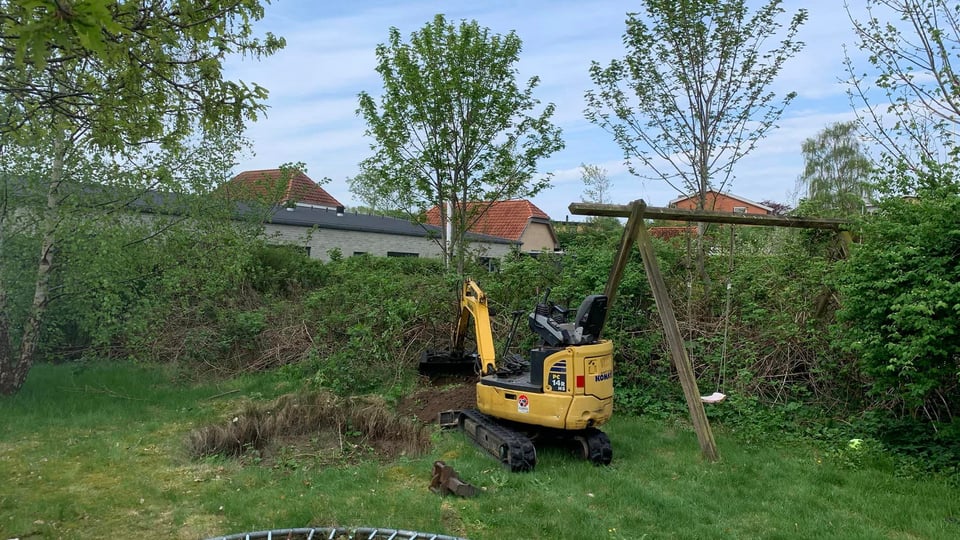 Før haveservice og renovering af indkørsel