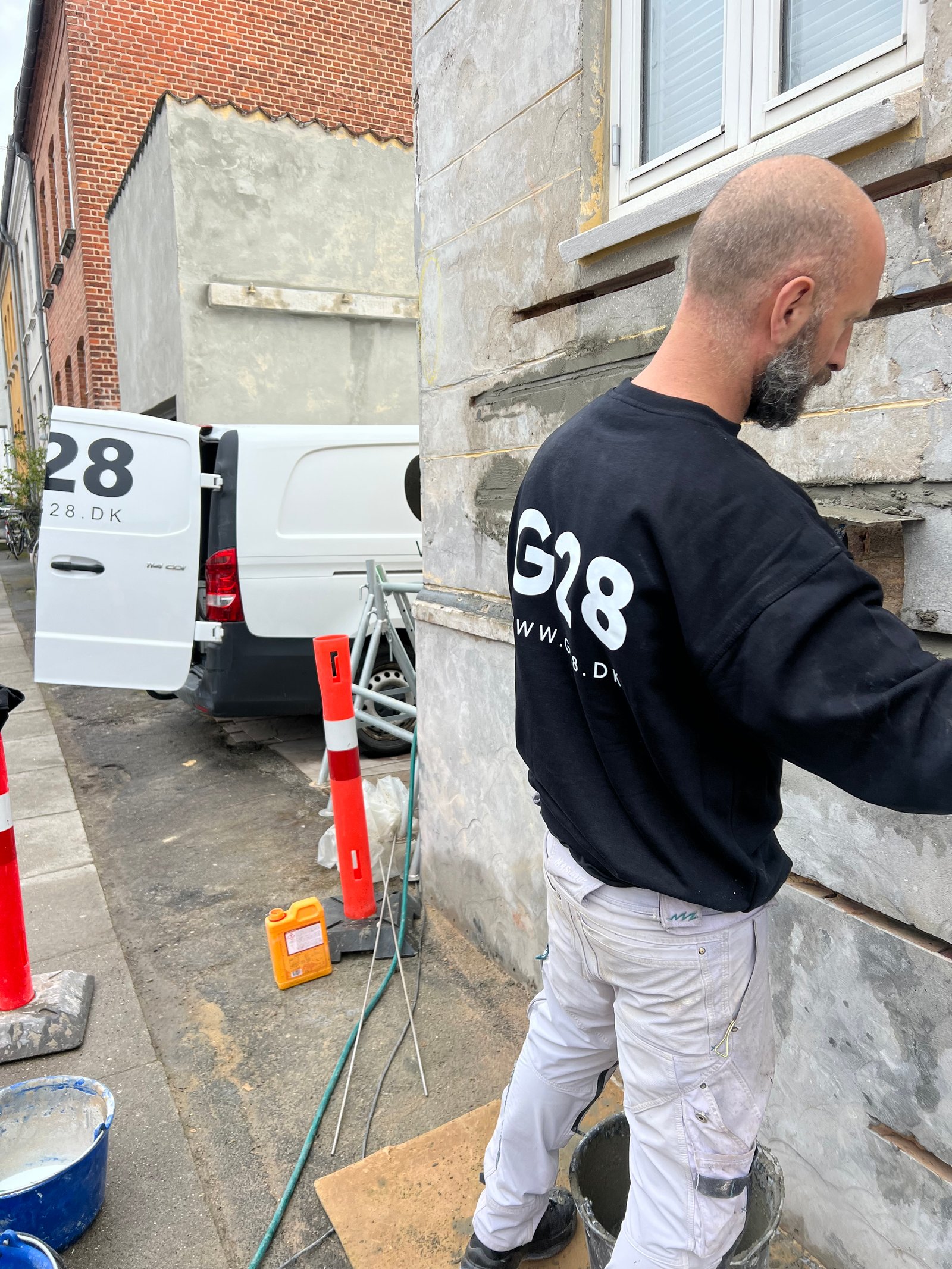 Tømrer fra G28 i arbejde