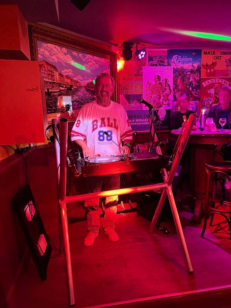 Vinyl DJ i København – Den autentiske lyd af ægte grammofonplader