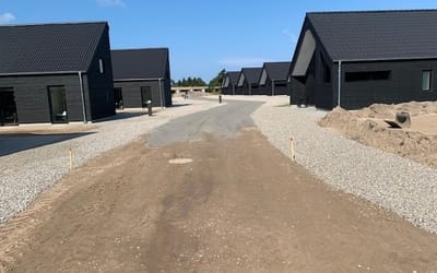 Vejanlæg og etablering af adgangsvej med komprimering af stabilgrus