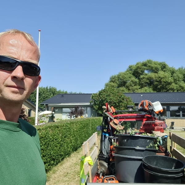 Frank på haveopgave