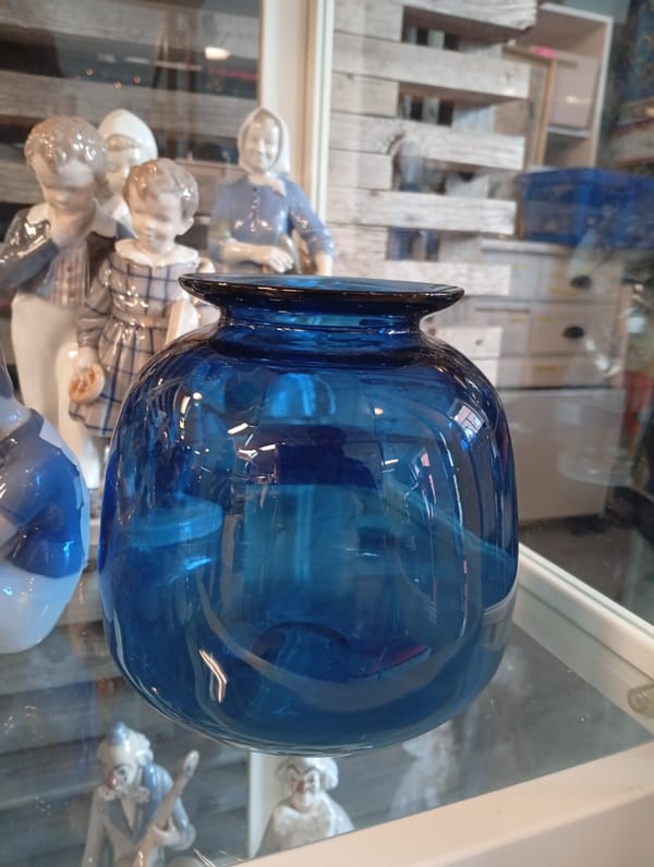 Jakob E Bang vase
