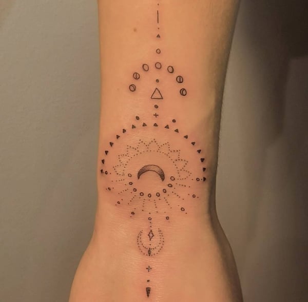 Fine Line & Minimalisme tatovering udført af Docuit ink