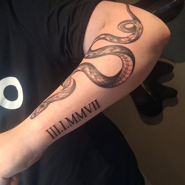 Oldschool & realistisk tatovering udført af Docuit ink
