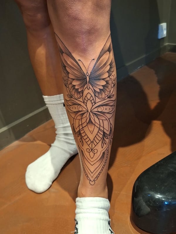 Moderne Black & Grey tatovering
