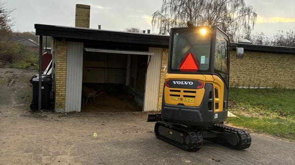 Udgravning af rende og kabelgrav