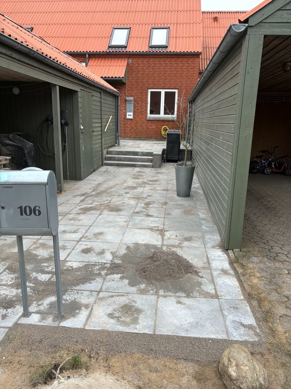 Professionelt udført anlægsarbejde og belægning