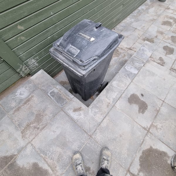 Flisebelægning og opbygning af haveanlæg