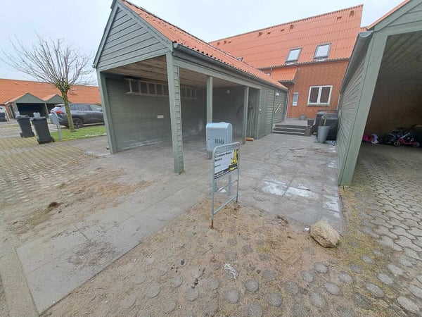 Flisebelægning omkring bolig