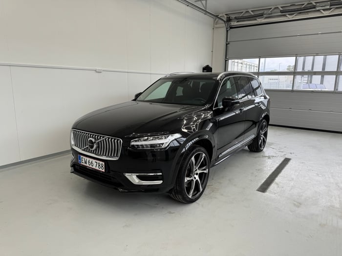 Polering af sort Volvo XC90