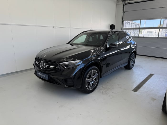 Polering af sort Mercedes SUV