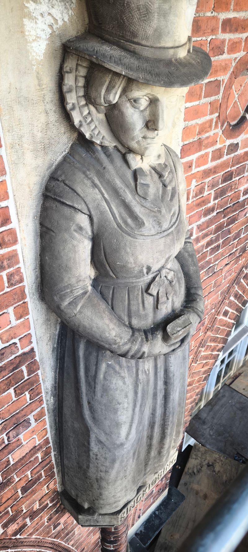 Københavns Hovedbanegård – Præcisionsafrensning af historiske sandstensfigurer - Billede 3