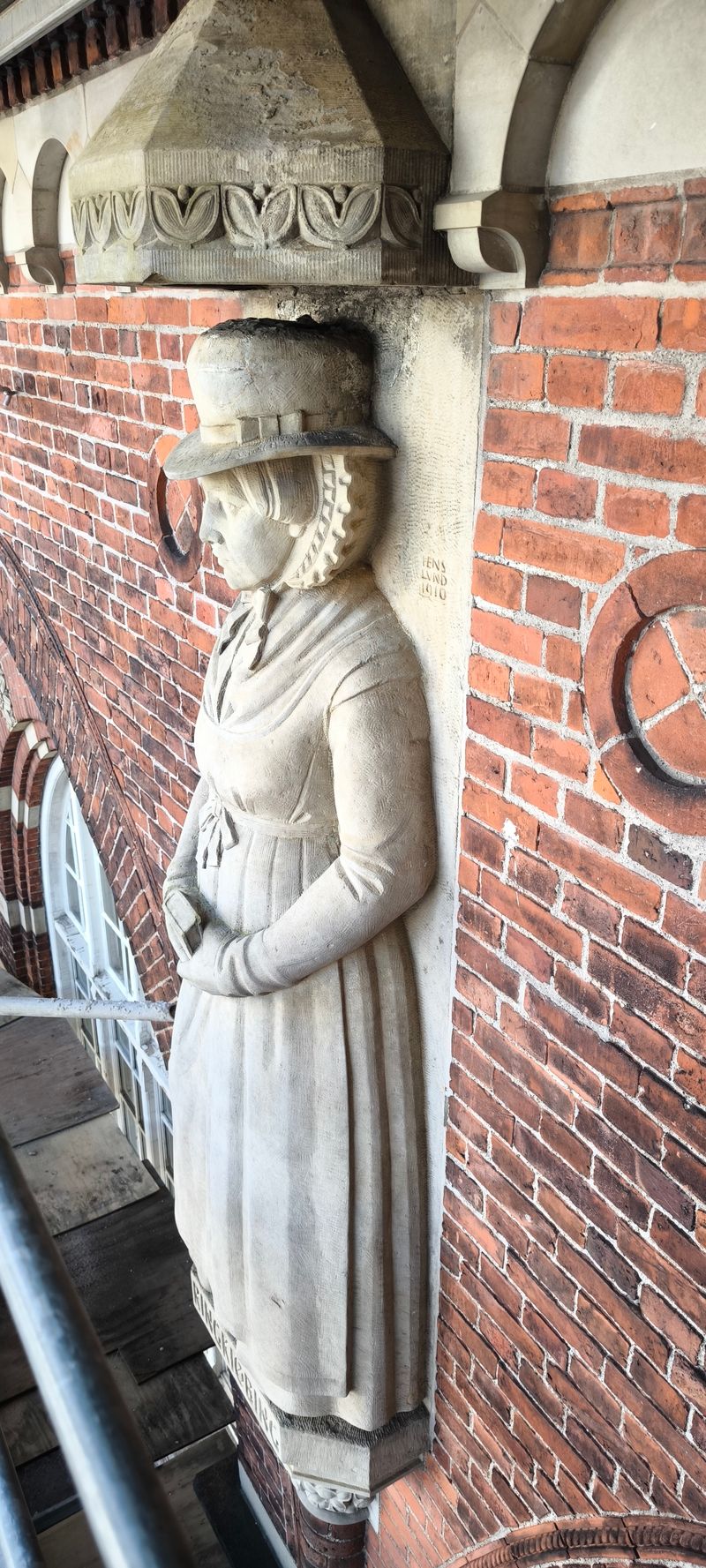 Københavns Hovedbanegård – Præcisionsafrensning af historiske sandstensfigurer - Billede 6