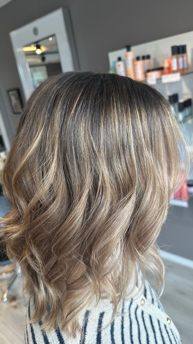 Bløde balayage nuancer og glans