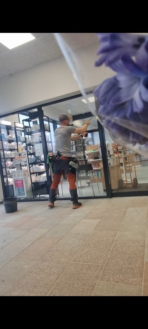 Professionel erhvervs vinduespolering i Kerteminde