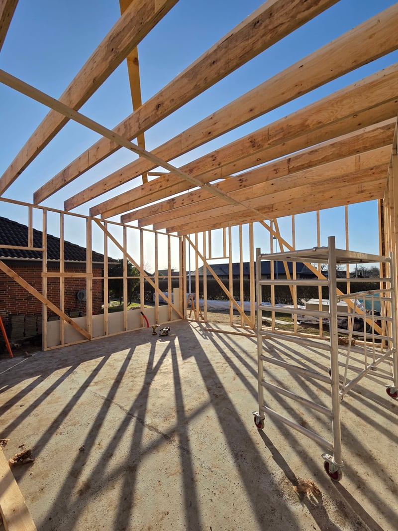 Facadearbejde og trækonstruktion på sommerhus
