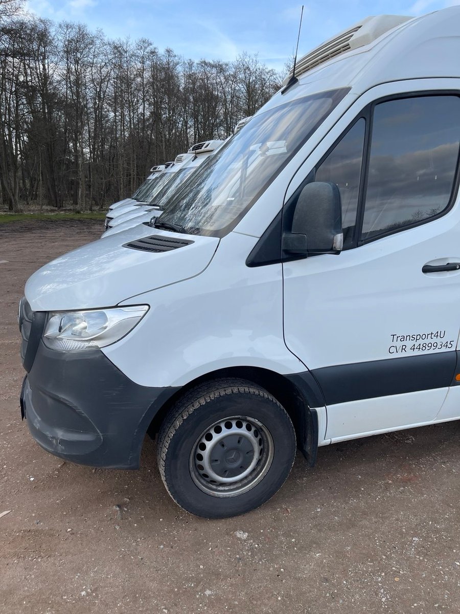 Transport4U moderne vognpark med Mercedes-Benz kølebiler og kassevogne